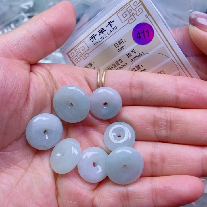 翡翠未镶嵌颈饰吊坠