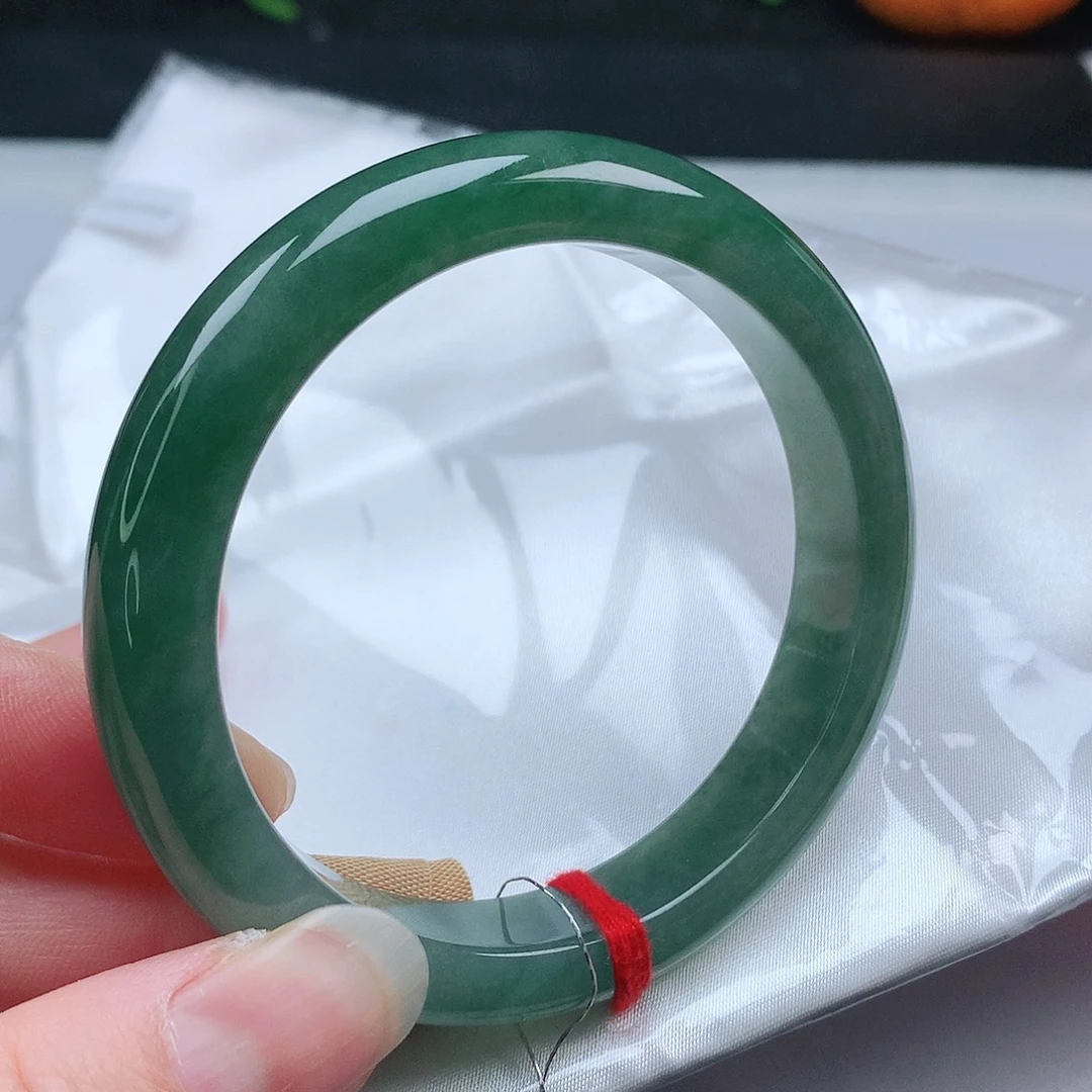 翡翠手镯未镶嵌58圈