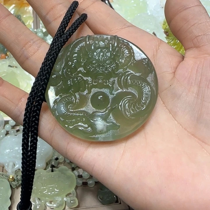 蛇纹石玉吊坠未镶嵌