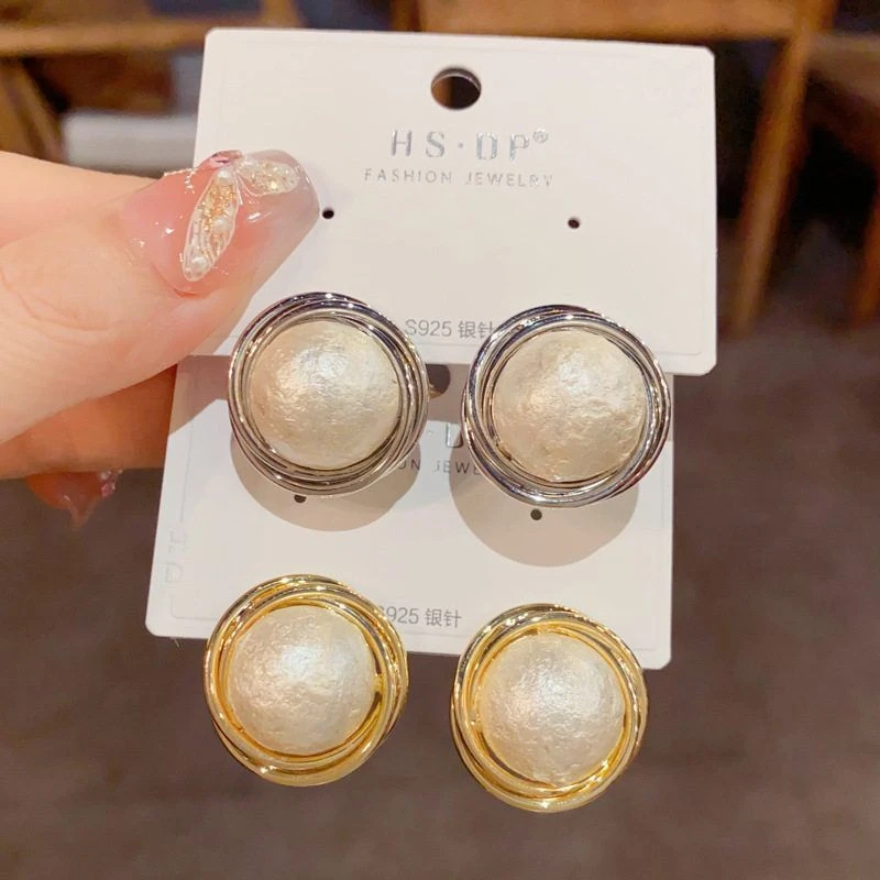 铜合金耳饰 耳环小众设计感气质时尚缠绕简约棉花珠港风个性ins