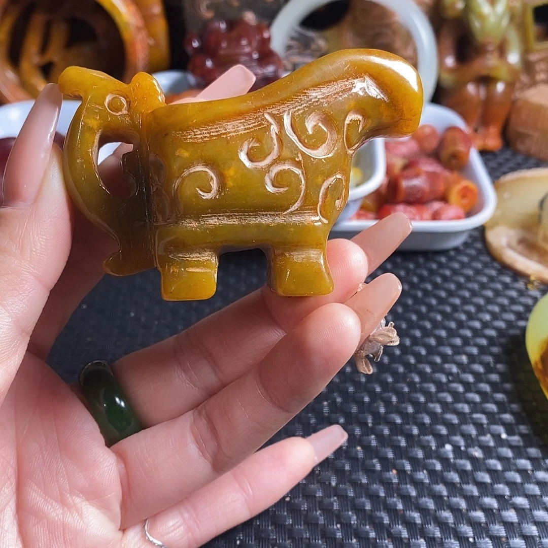 岫岩老玉（透闪石质玉）未镶嵌珠宝奇石