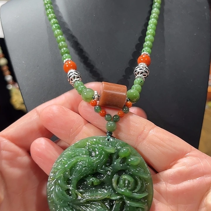 颈饰未镶嵌和田玉