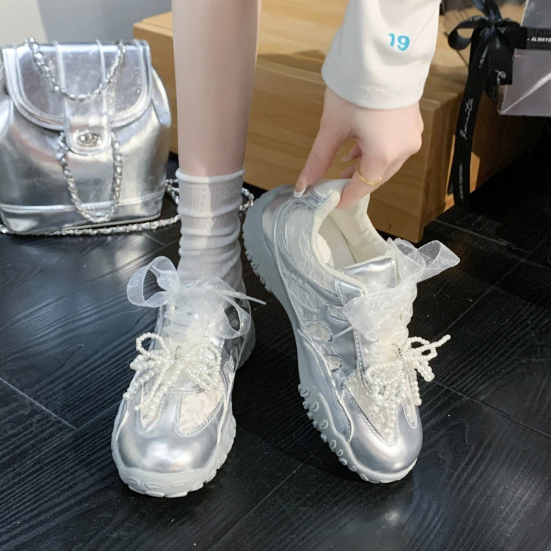 小白鞋2025春季新款双鞋带阿甘鞋女蕾丝珍珠休闲百搭德训鞋女