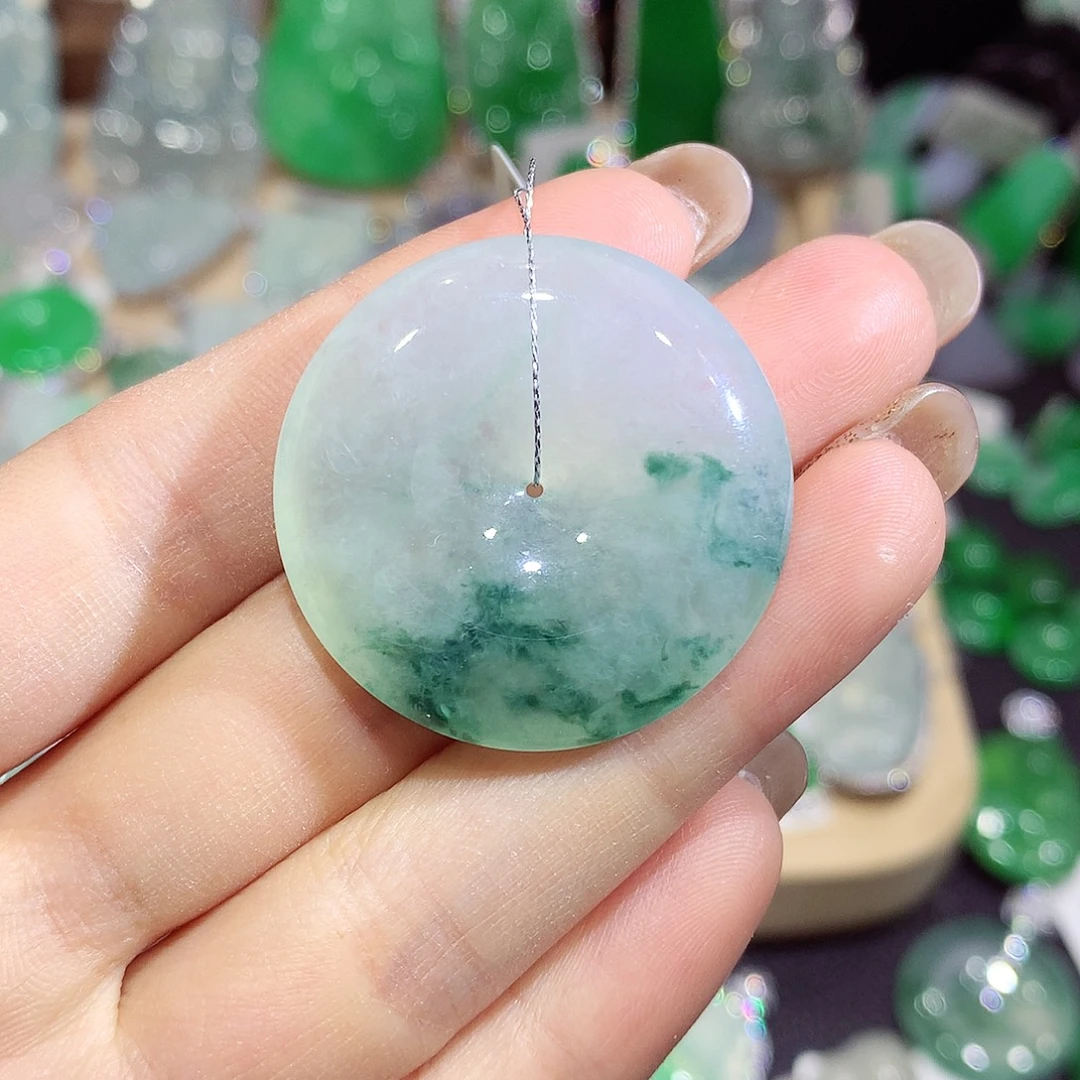 翡翠未镶嵌颈饰扣