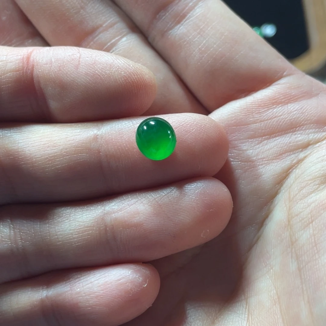 翡翠未镶嵌颈饰蛋面