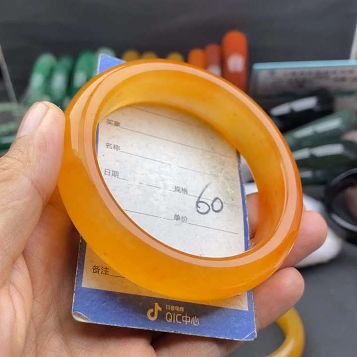 未镶嵌手镯石英质玉