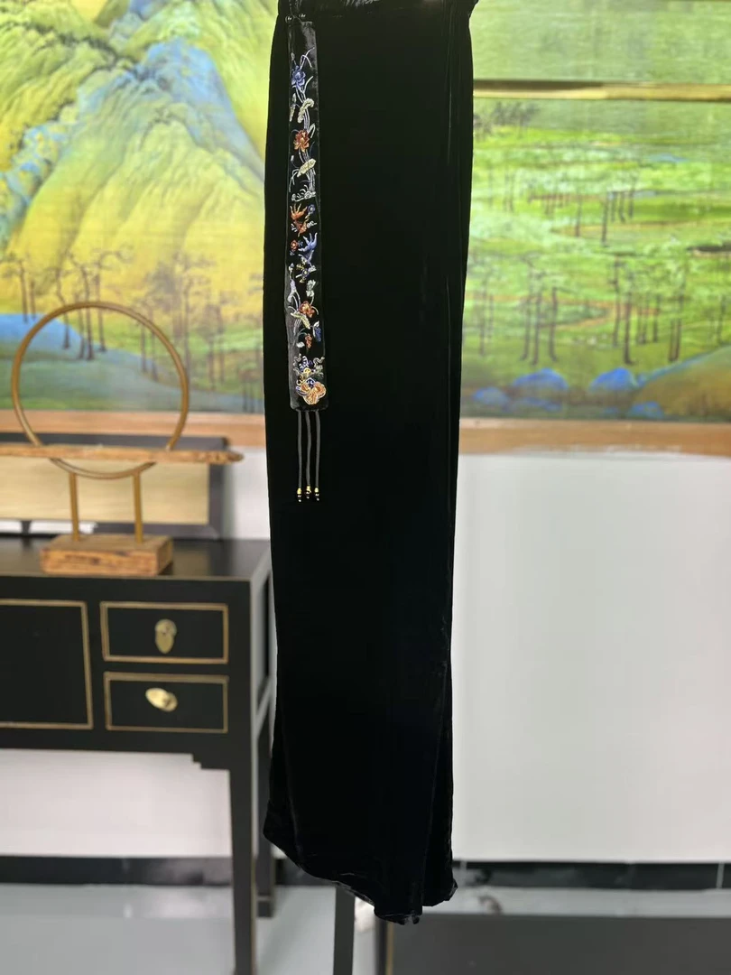 手拉手丝绒宽松款直筒裤-6580