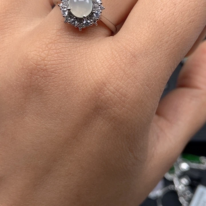 翡翠未镶嵌戒指戒指