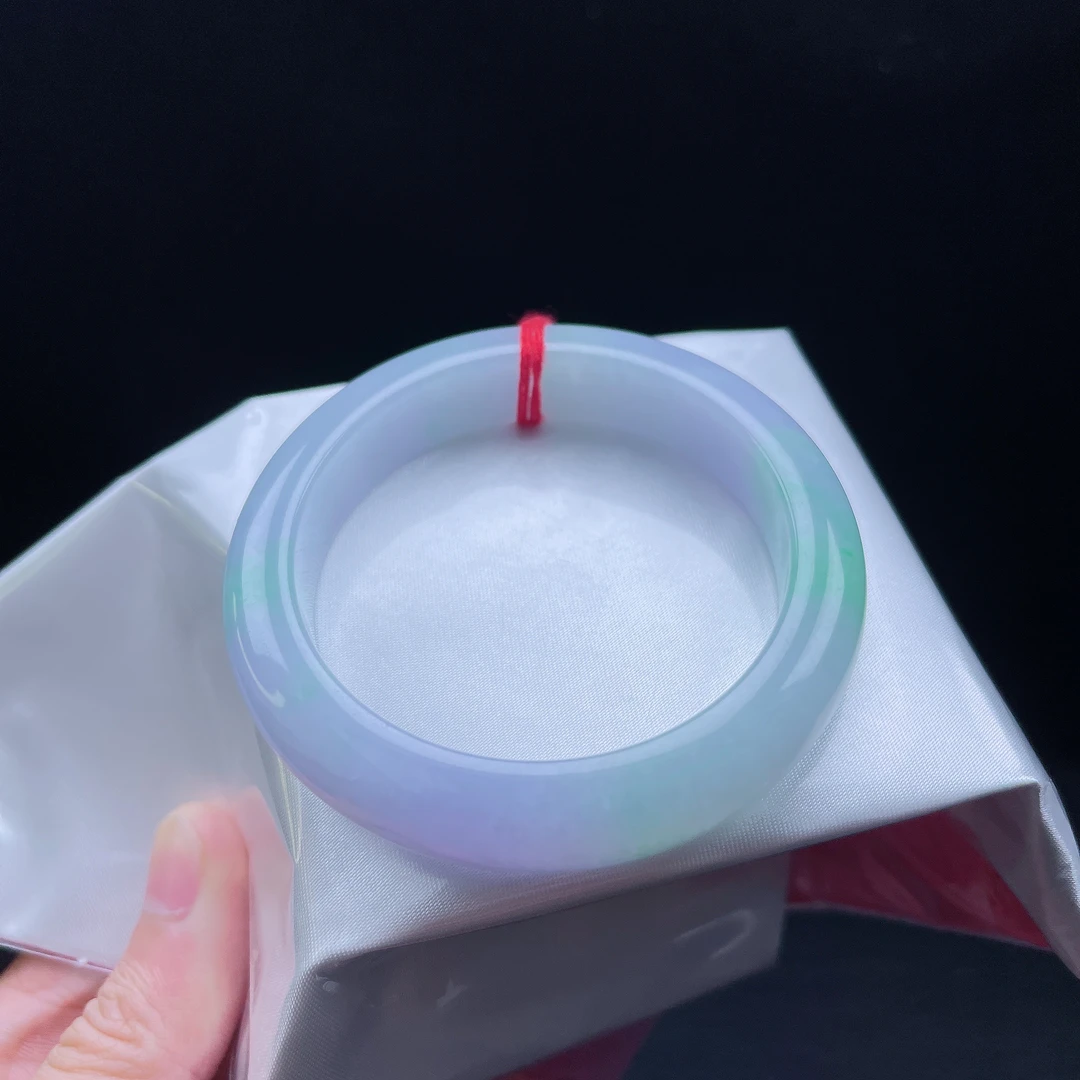 55圈口冰润春彩宽边手镯0910尺寸54.8*12.3*8.8mm有纹无裂