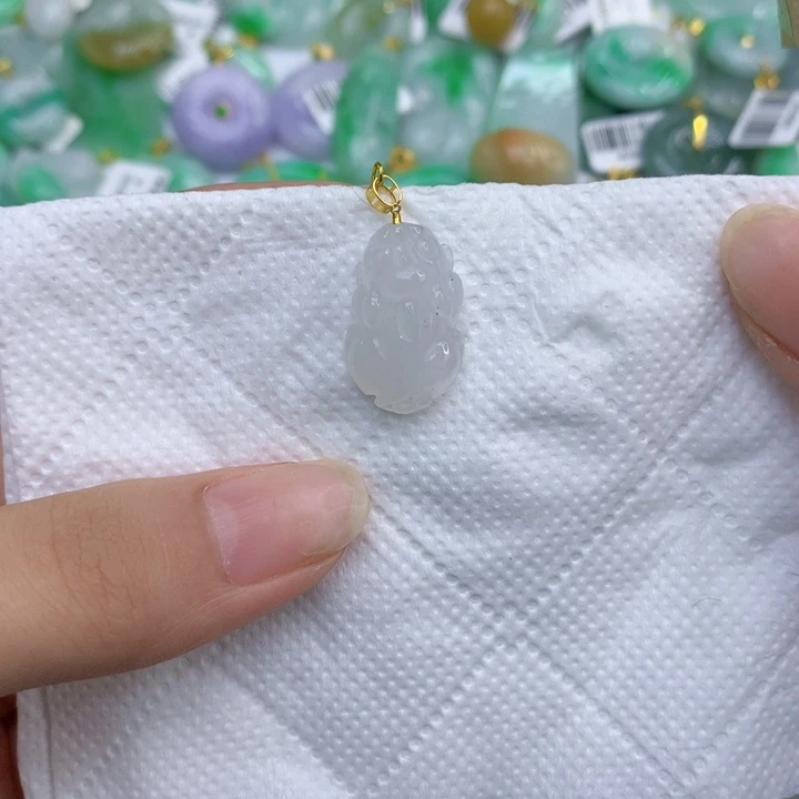 翡翠18K金镶嵌颈饰1111111111111