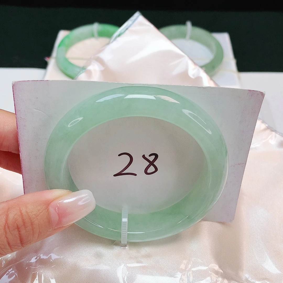 翡翠未镶嵌手镯 正圈54
