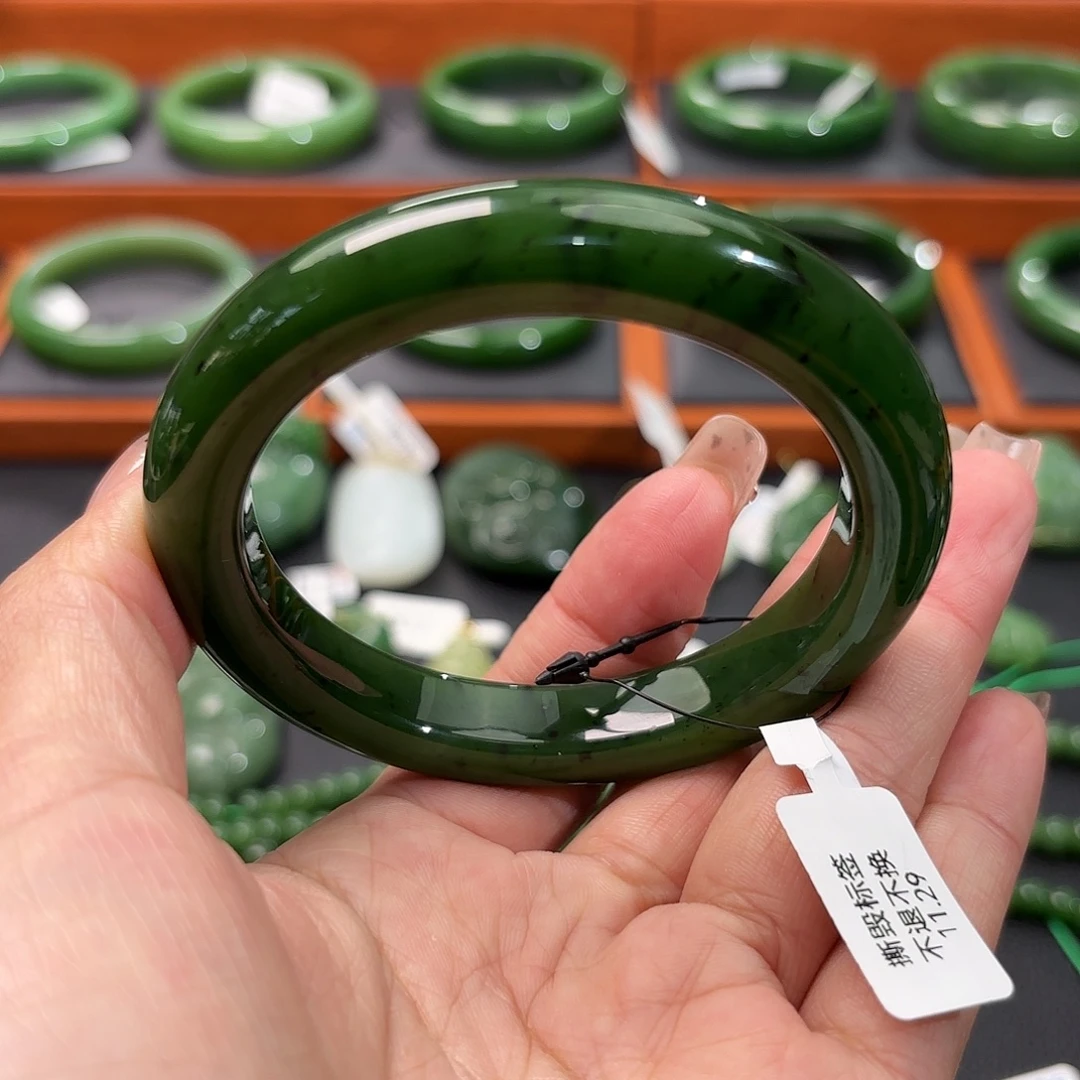 和田玉未镶嵌手镯菠菜绿 58