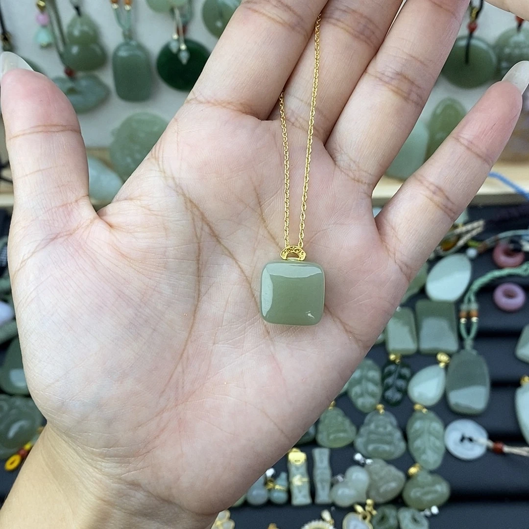 和田玉银S925镶嵌吊坠(赠链)