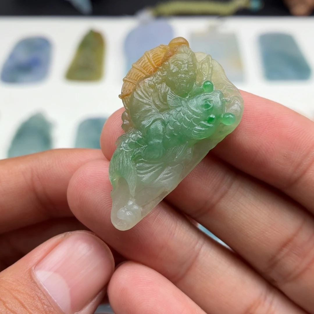 定制翡翠未镶嵌连年有余