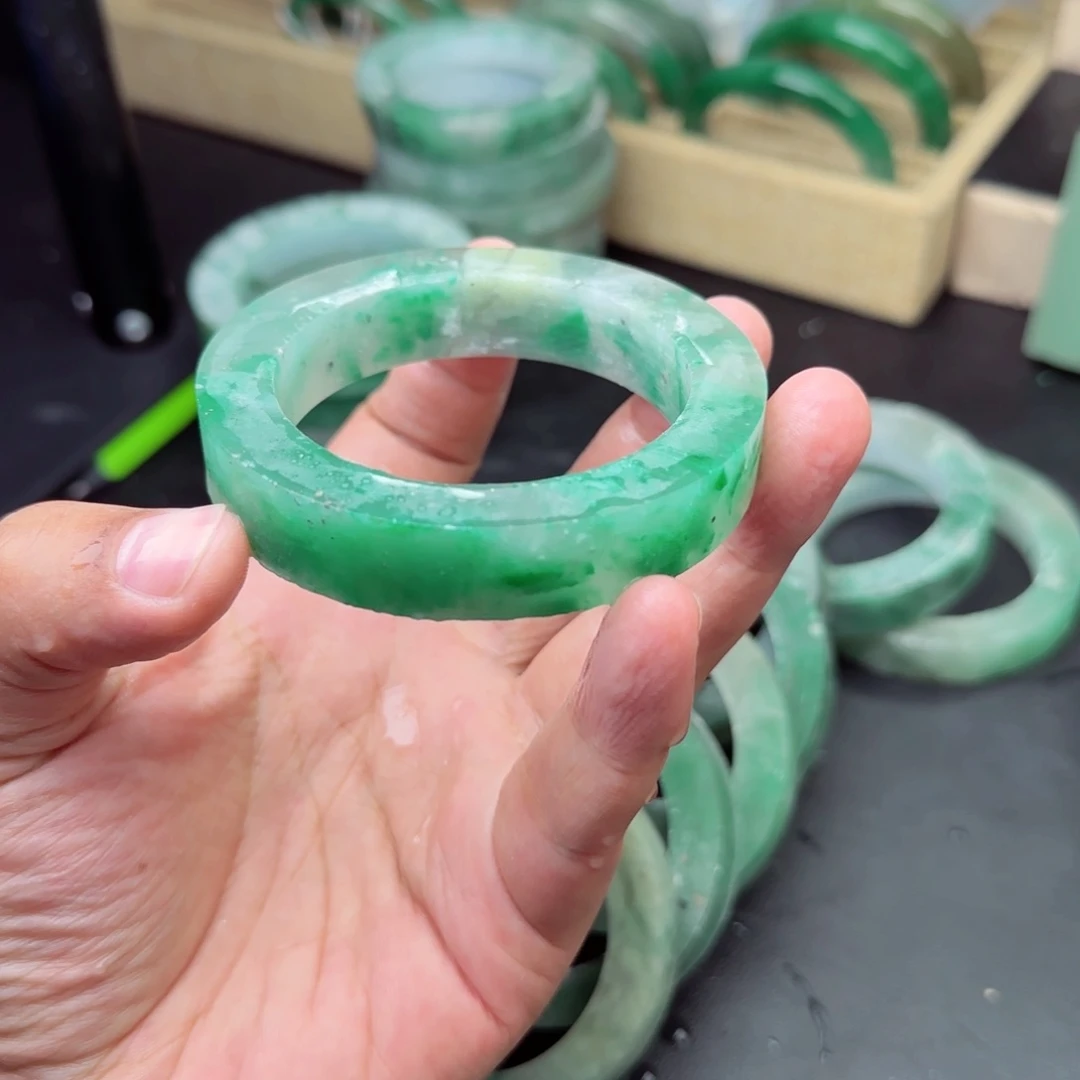 定制石英质玉燕*手镯