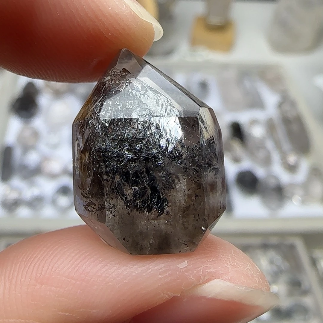 水晶珠宝半成品未镶嵌闪灵随形