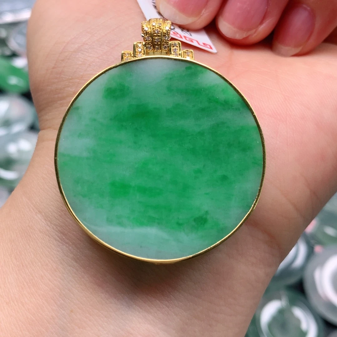 翡翠18K金镶嵌颈饰天然翡翠