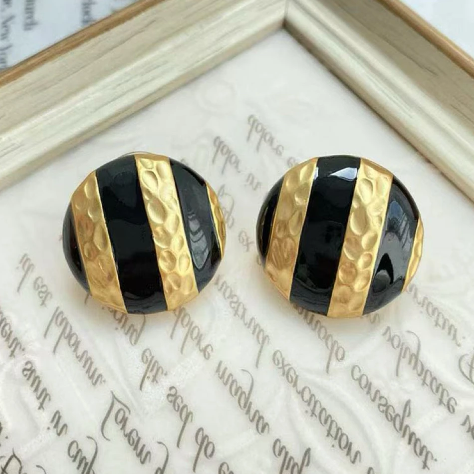 铜合金耳饰 法式复古经典耳钉高级感个性纽配色黑金耳环女r893