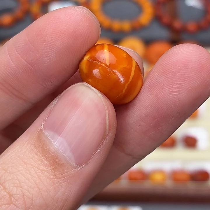 琥珀未镶嵌裸石微瑕福利枣珠12.1*14.8mm