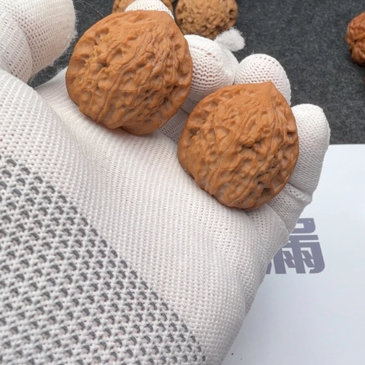 文玩核桃吊坠悟空