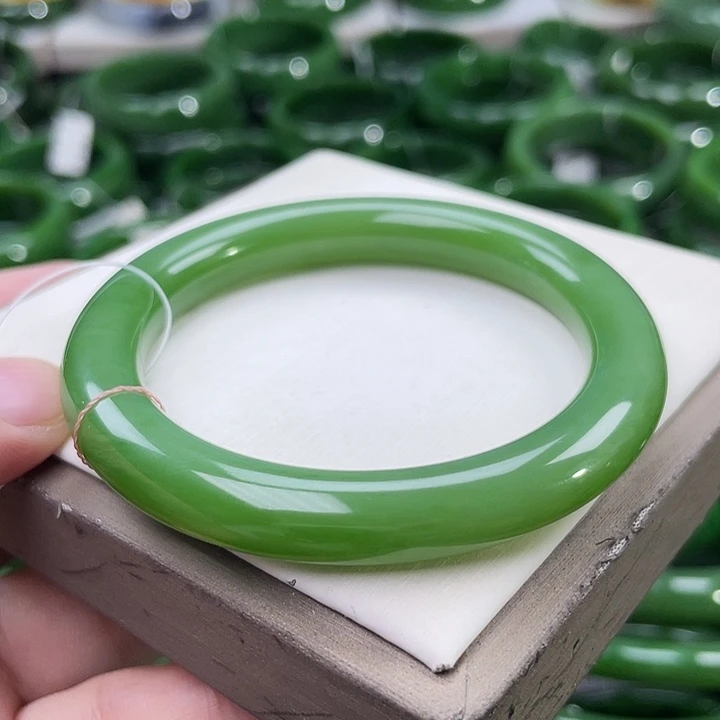 未镶嵌手镯和田玉（碧玉）