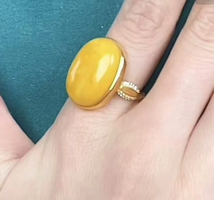 925银镶嵌蜜蜡戒指