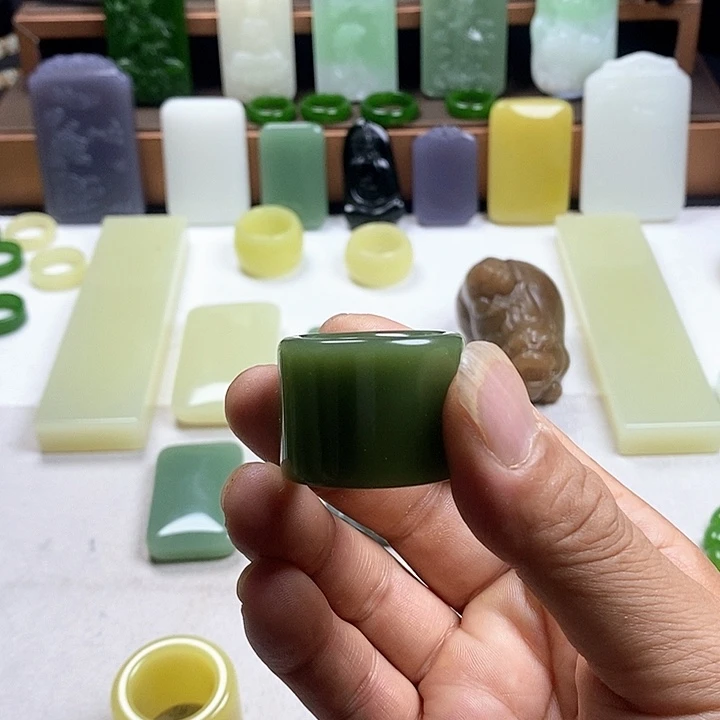 和田玉未镶嵌珠宝奇石