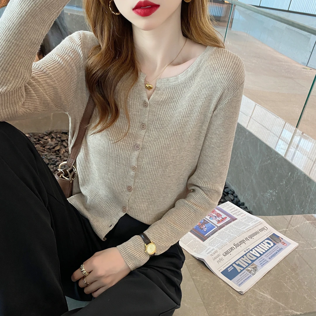 针织开衫女春秋外套薄款v领毛衣2025新款长袖修身针织衫早秋上衣