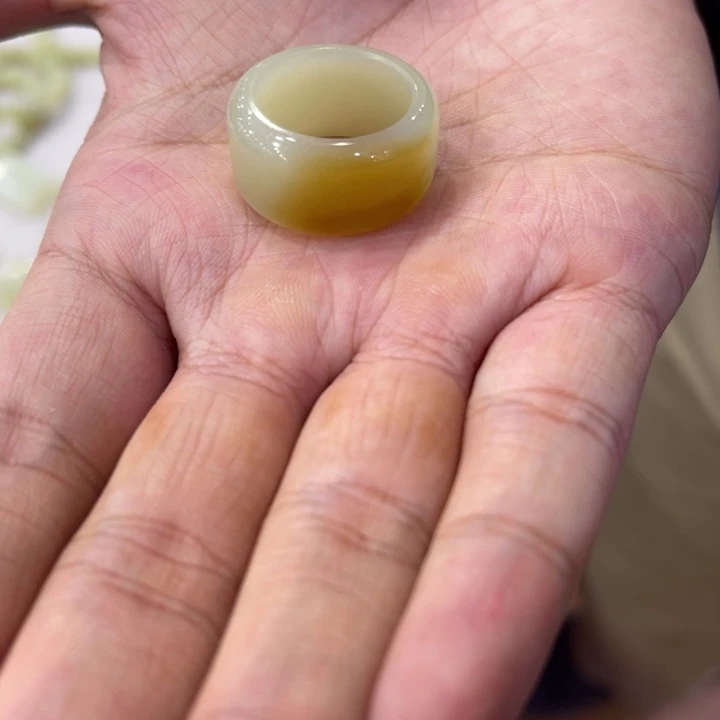 和田玉（糖玉）戒指未镶嵌