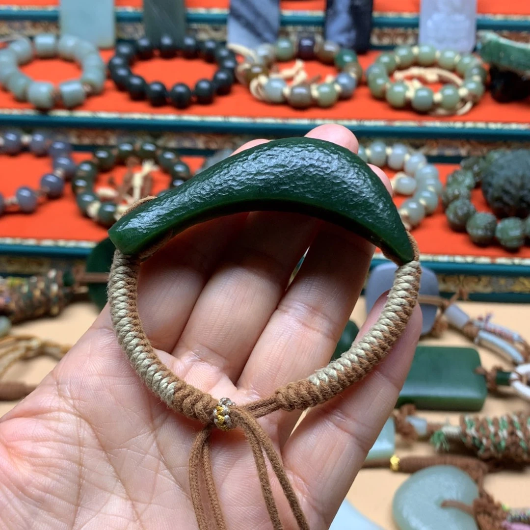 叄****颈饰未镶嵌和田玉