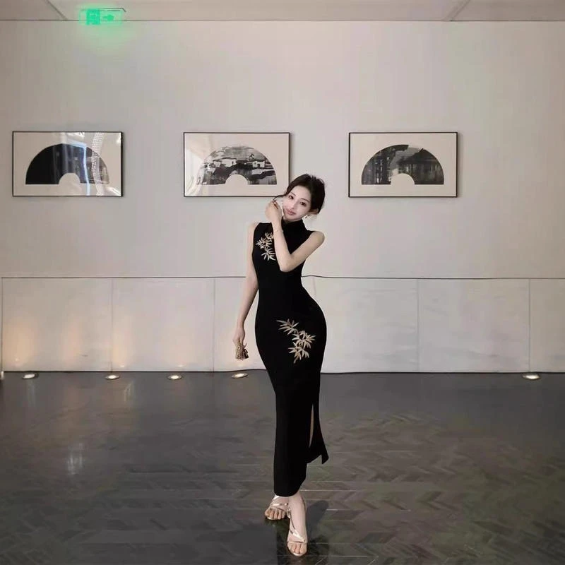 新中式国风无袖背心连衣裙女夏季刺绣旗袍裙修身长裙收腰包臀裙子