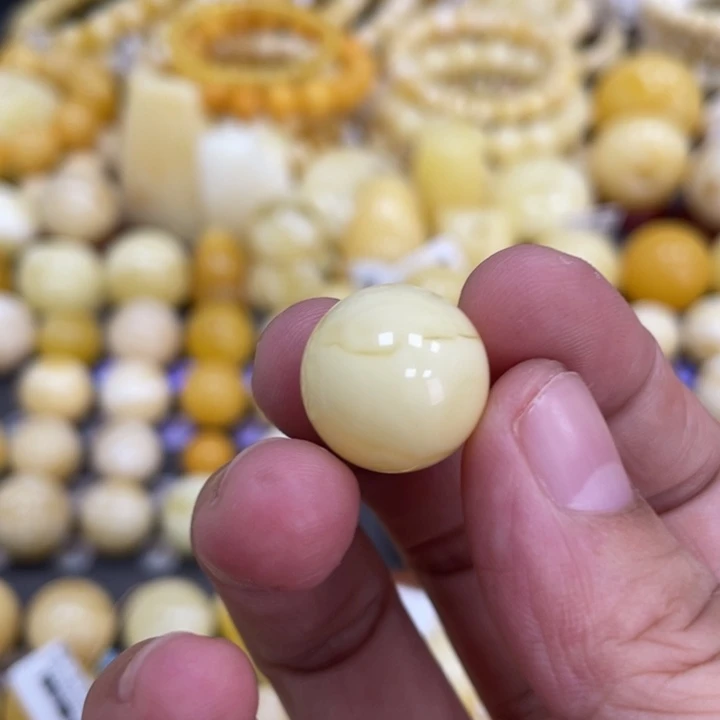 睡***了蜜蜡未镶嵌裸石16mm白花 平头