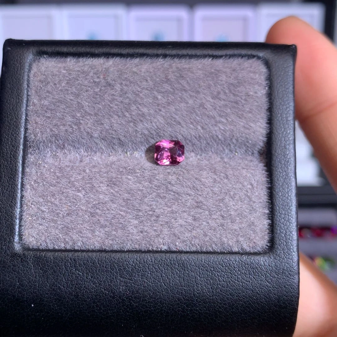 尖晶石裸石0.77克拉