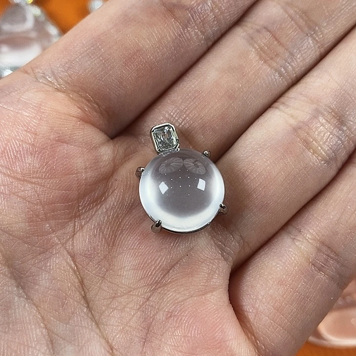 石英质玉合金颈饰