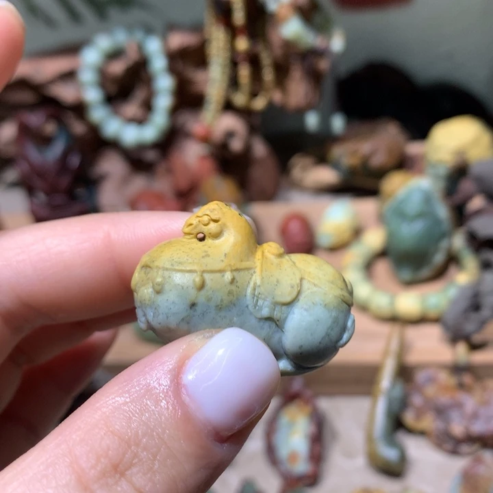 未镶嵌岫岩河磨玉（透闪石质玉）挂件三**@