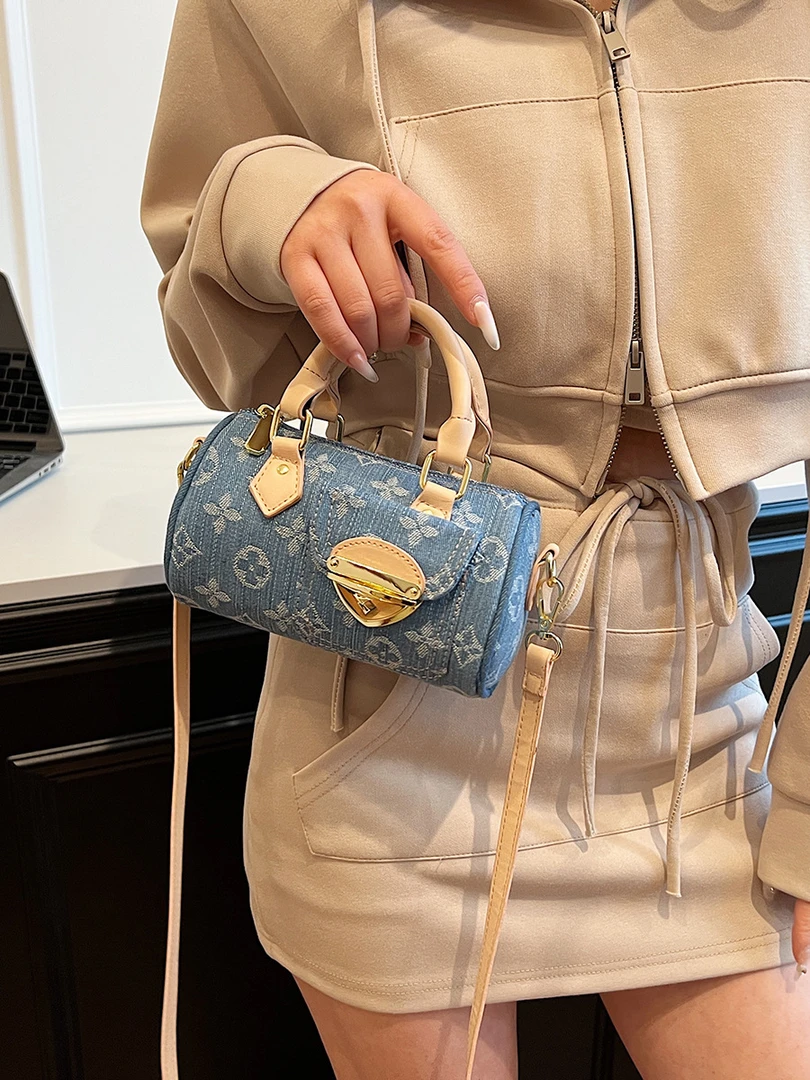 牛仔包女款流行洋气枕头包手提包圆通包单肩女士时尚网红ins肩包