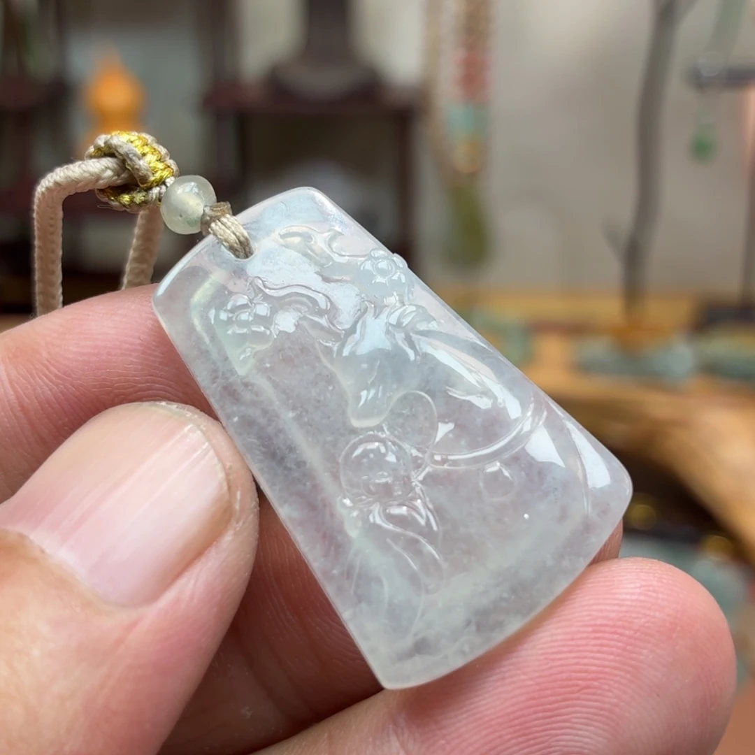 翡翠未镶嵌颈饰一路有你