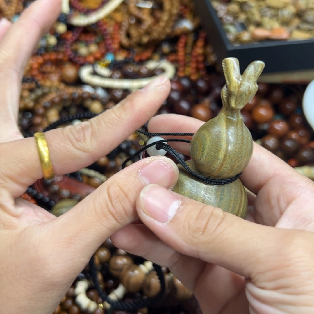 无事牌维腊木（绿檀）