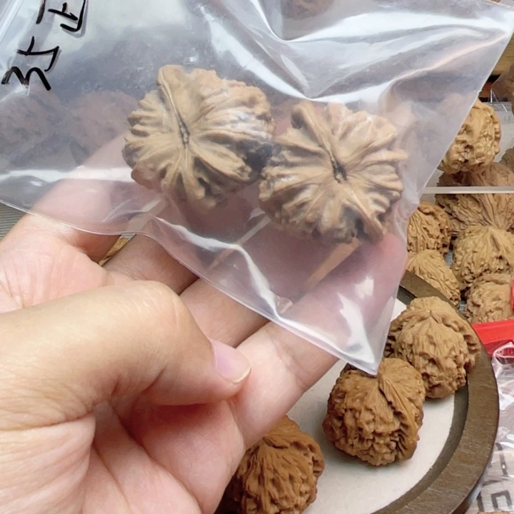 文玩核桃吊坠苹***果025三角白福利