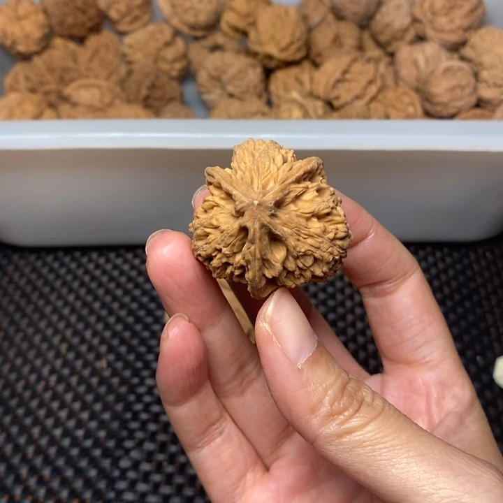 挪***林吊坠文玩核桃文玩核桃异形单只