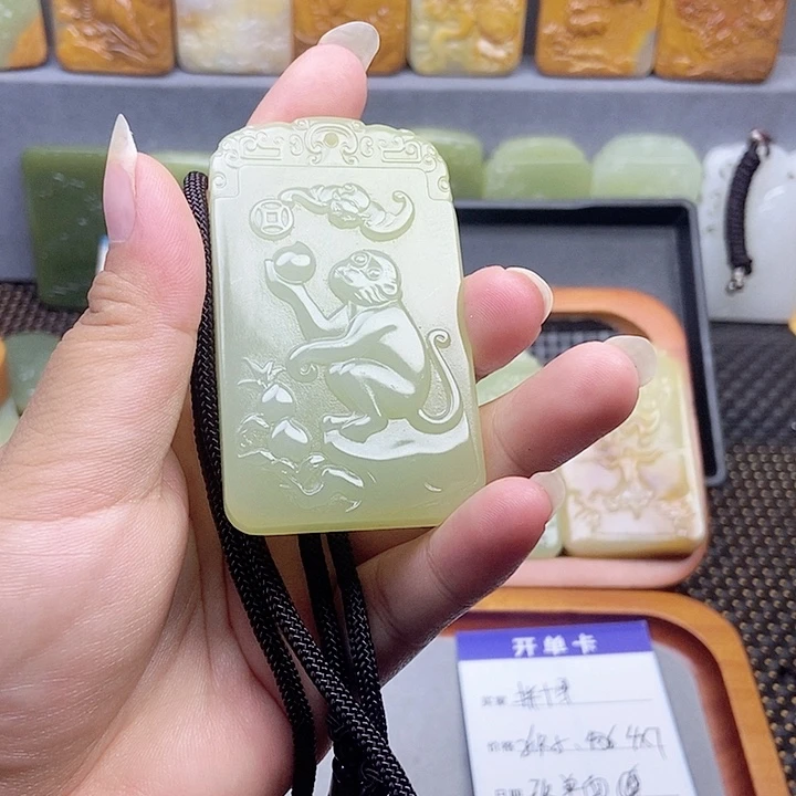 新疆昆仑山脉料生肖猴子