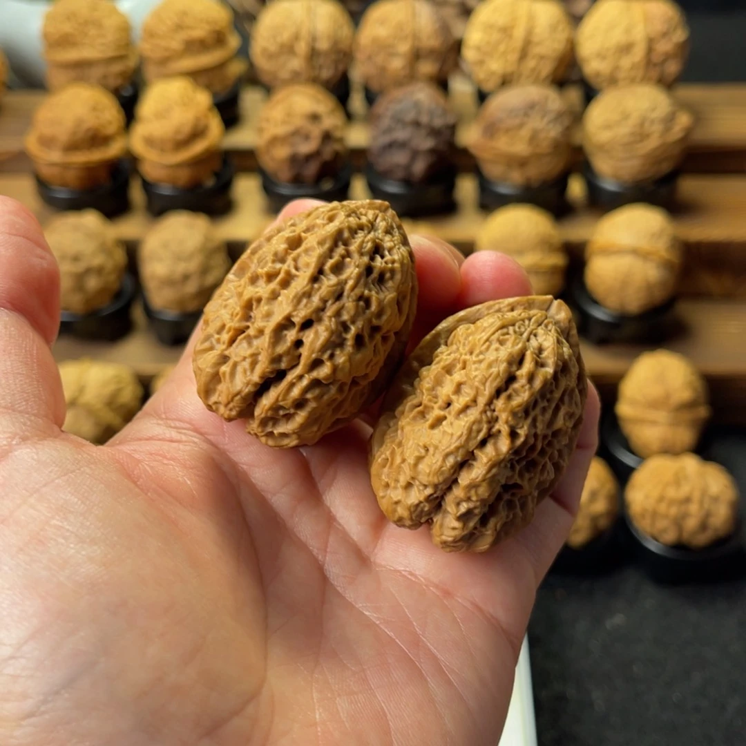 文玩核桃把件爱****好青龙石