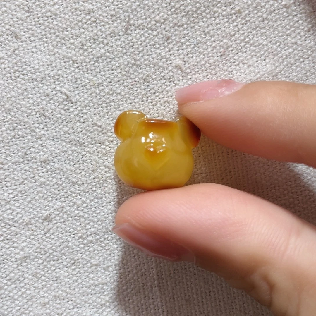 琥珀未镶嵌裸石熊头