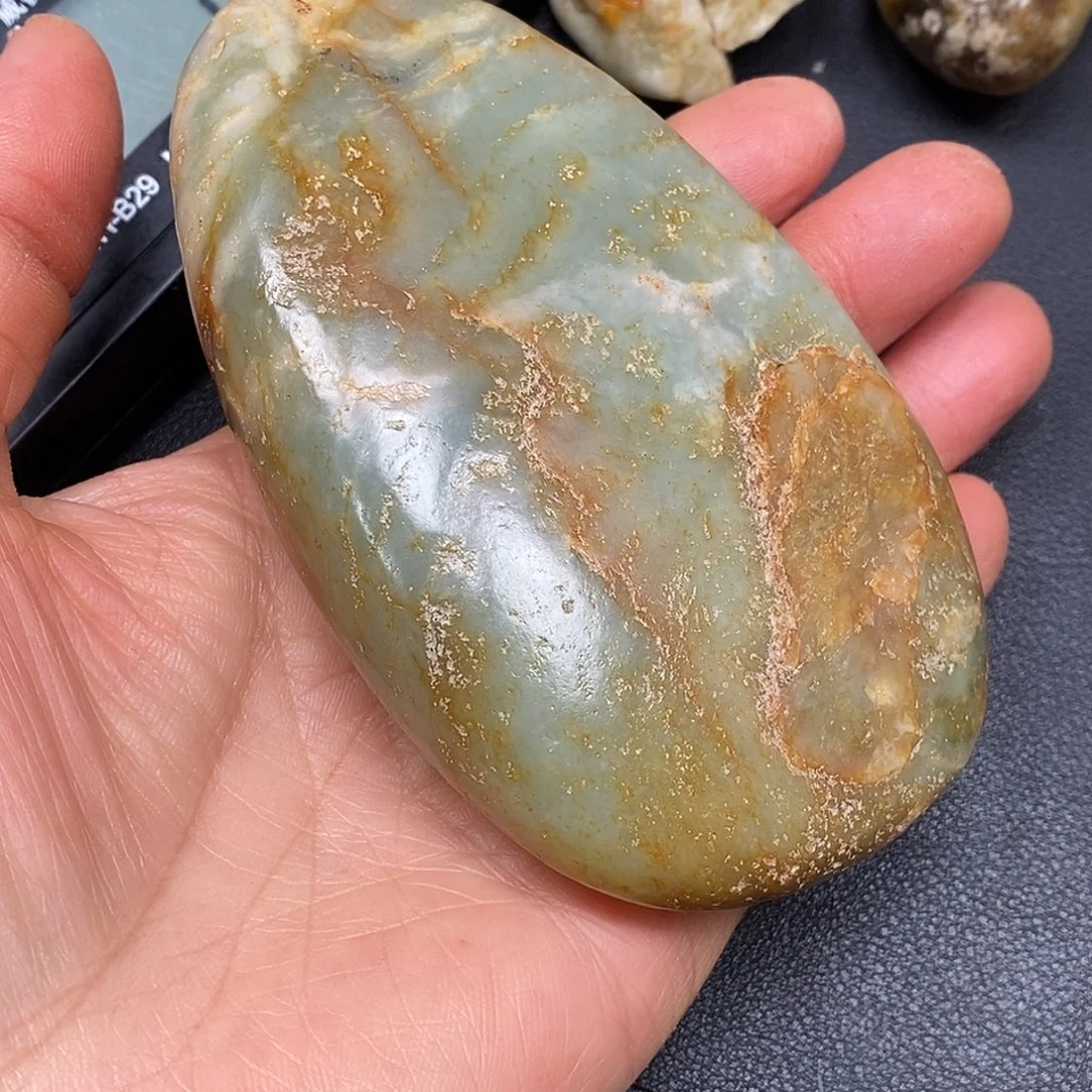 和田玉未镶嵌珠宝奇石