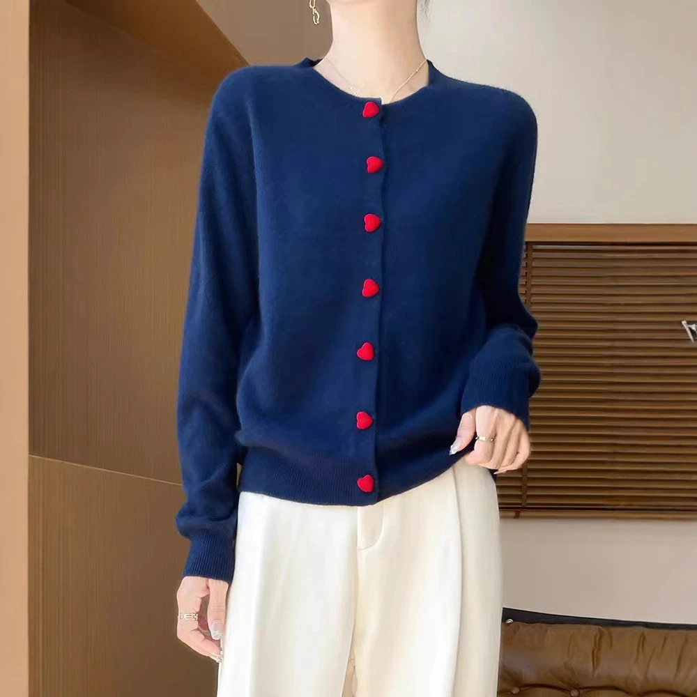 新款100羊毛衫女爱心扣针织开衫纯色圆领长袖毛衣外套设计感内搭