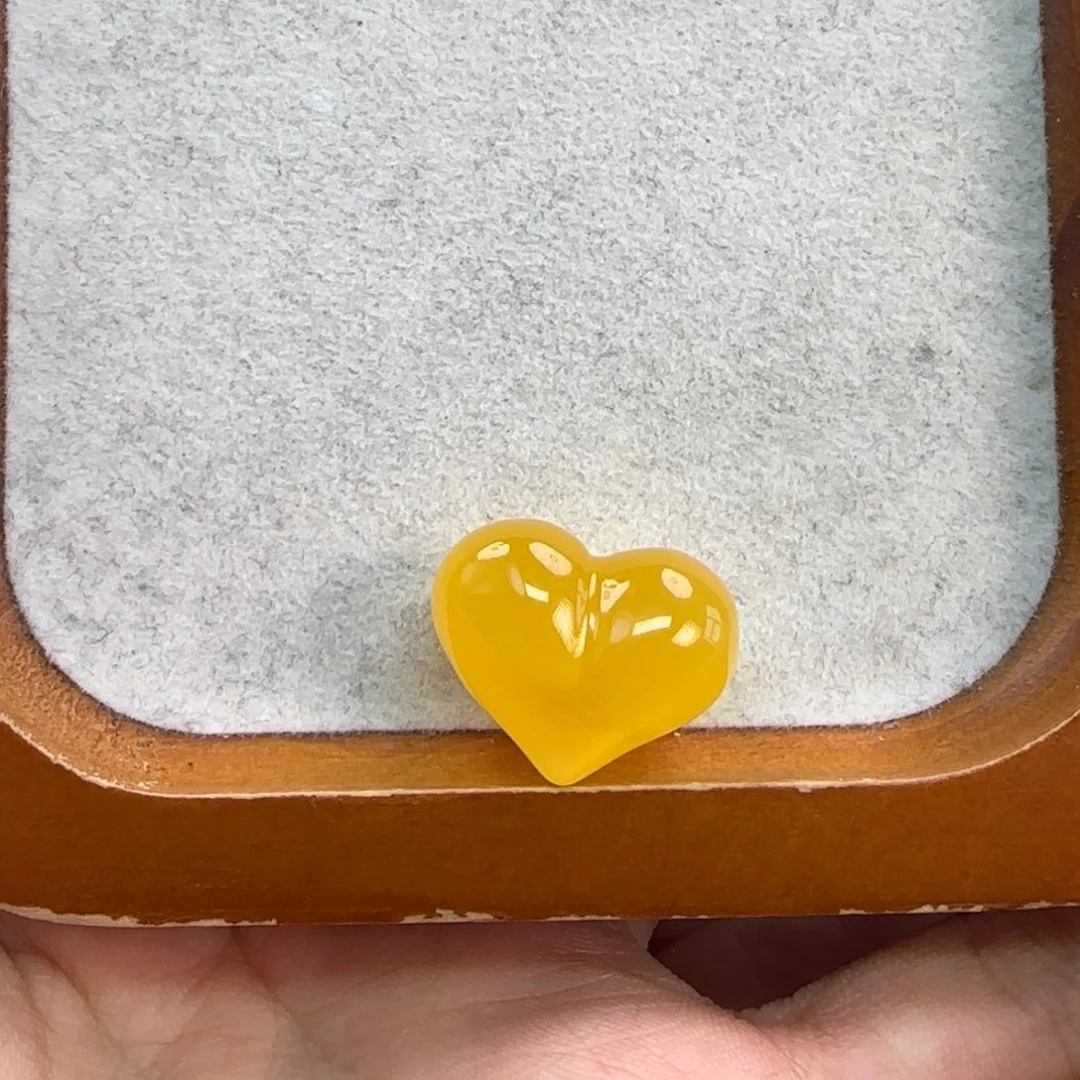 未镶嵌琥珀裸石?*琥珀