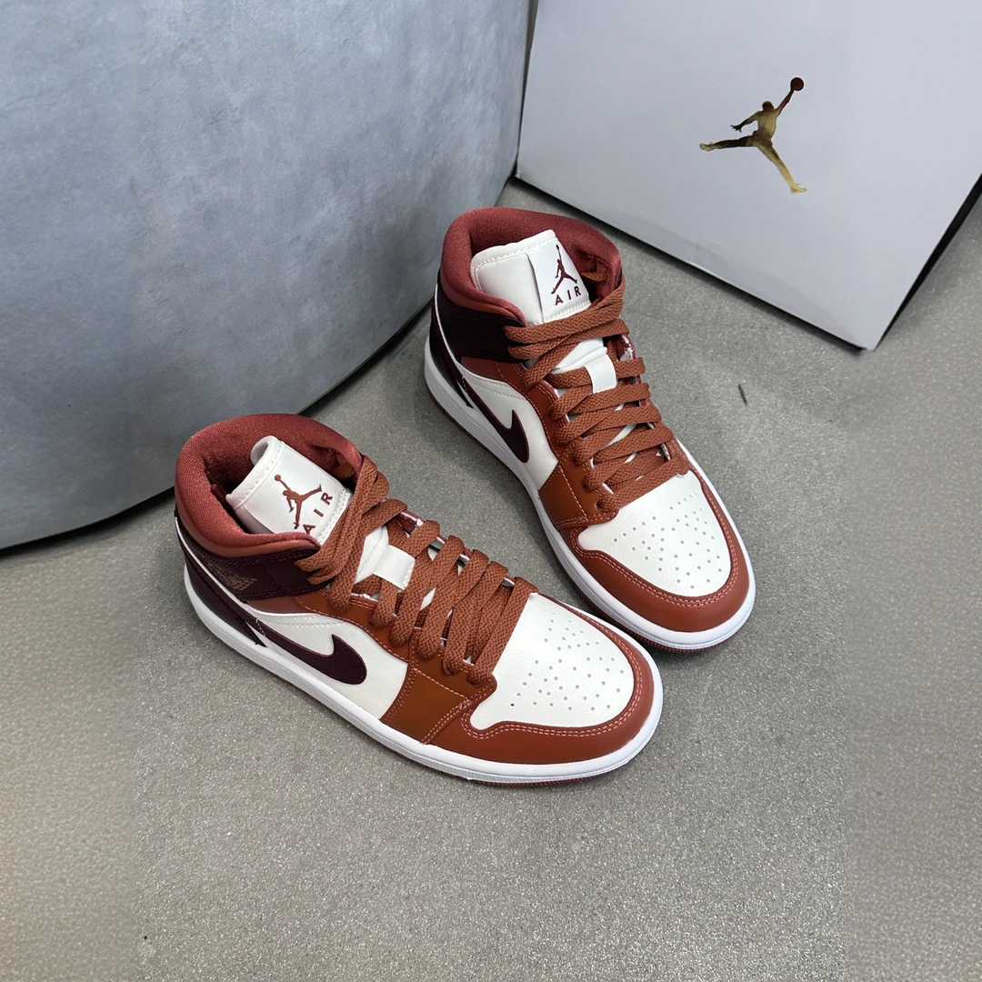 耐克女子Air 1 Mid AJ1 白红防滑耐磨中帮复古篮球鞋女款官方正品