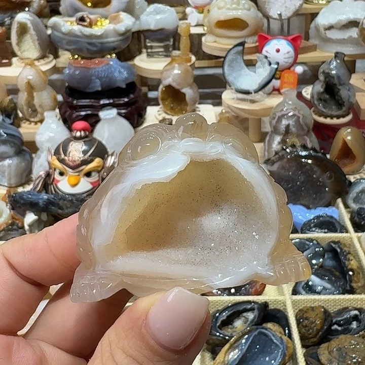 玛瑙/玉髓未镶嵌金蟾摆件