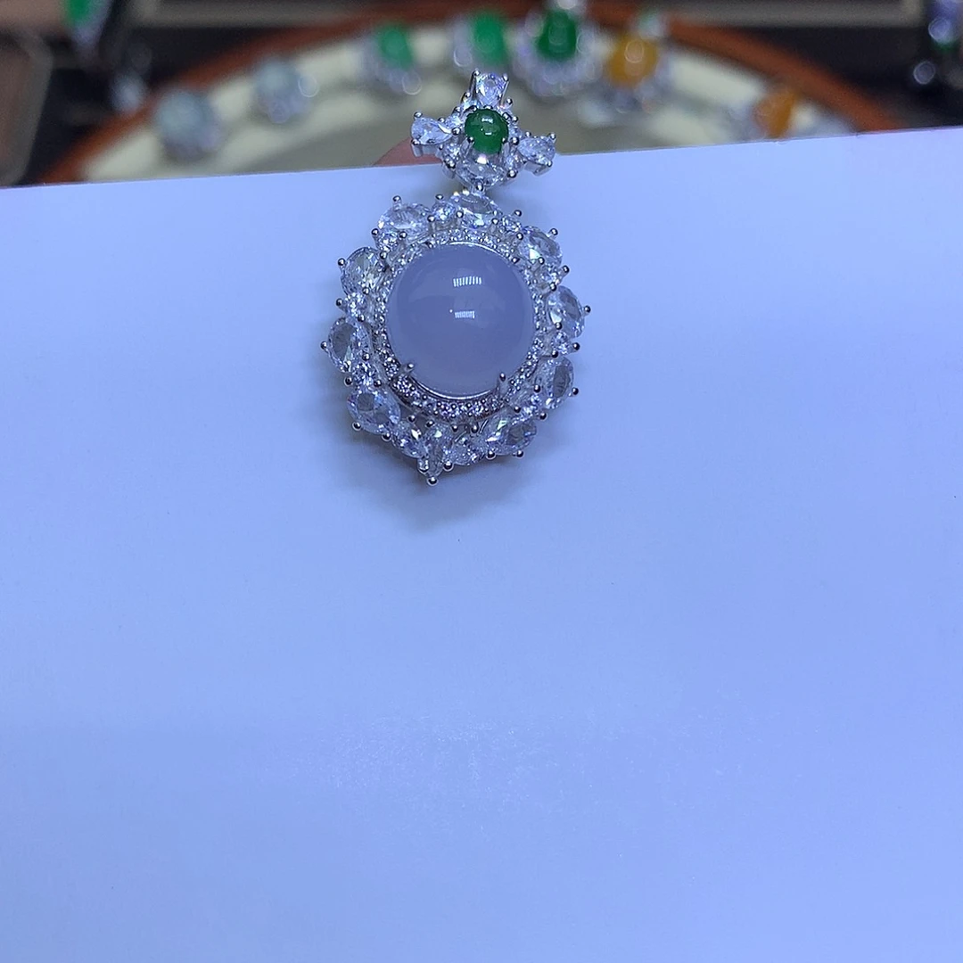 翡翠颈饰银S925镶嵌翡翠吊坠