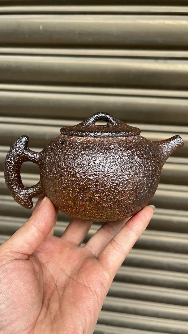 荥经黑砂茶壶300cc
